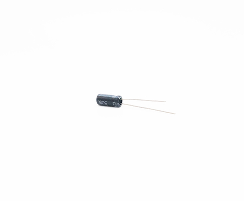 Цепи миниатюрного конденсатора 1UF25V 5X11MM высокотемпературные