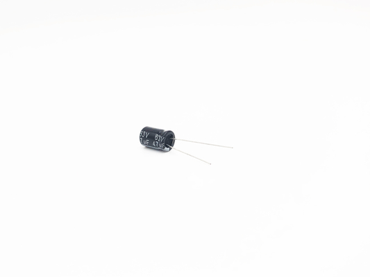 ISO14001 конденсатор миниатюрного Al конденсатора 47UF 63V 8X12MM электролитический