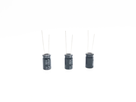 Тип миниатюрного конденсатора 220UF50V 10X17mm радиальный