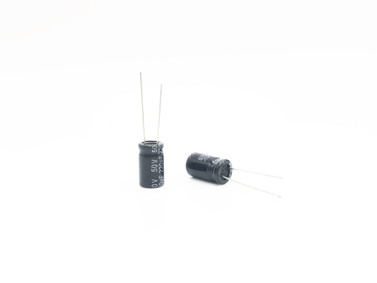 Тип миниатюрного конденсатора 220UF50V 10X17mm радиальный