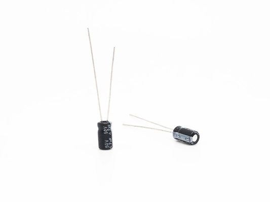 2000 часов нагружают тип конденсатор 4.7UF 50V 5x11mm руководства жизни радиальный