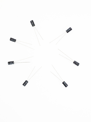 2000 часов нагружают тип конденсатор 4.7UF 50V 5x11mm руководства жизни радиальный