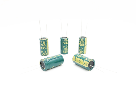 Конденсатор 13x16mm PHR 47uf 200v большой емкости для света СИД