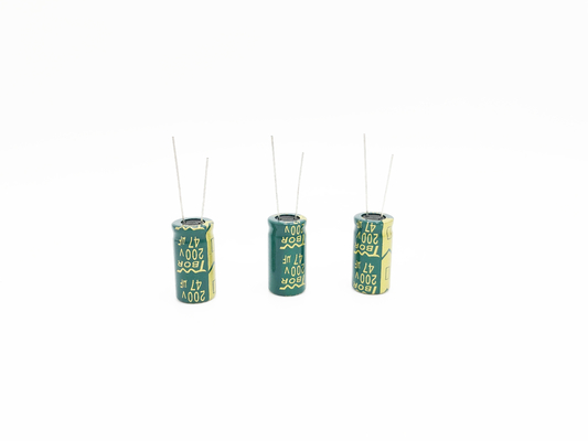 Конденсатор 13x16mm PHR 47uf 200v большой емкости для света СИД