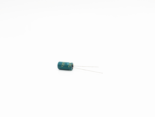 часов конденсатора 4.7UF 250V низкие ESR 6.3x12MM радиальные электролитические 5000 нагружают жизнь
