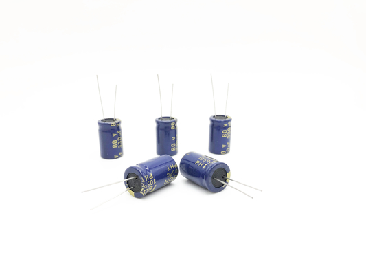 ряд емкости конденсатора 10X20mm 150uF 80V алюминиевый электролитический большой