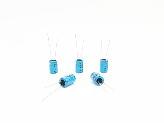 конденсатор 8x12mm Amp автомобиля 220uF25V для цепей реверсирования полярности
